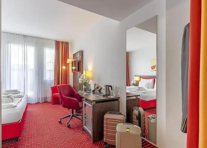 Plaza Amedia Hotel 4*