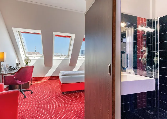 Plaza Amedia فندق 4*